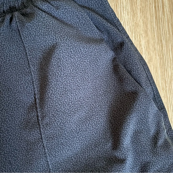 Lululemon 6-7 inch shorts - Picture 2 of 4